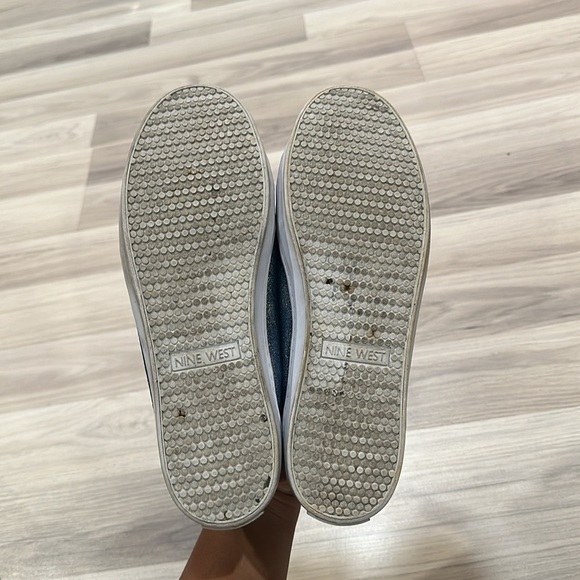 NINE WEST Women’s Blue/Silver Sparkly Shoes Size 9M - Picture 8 of 9